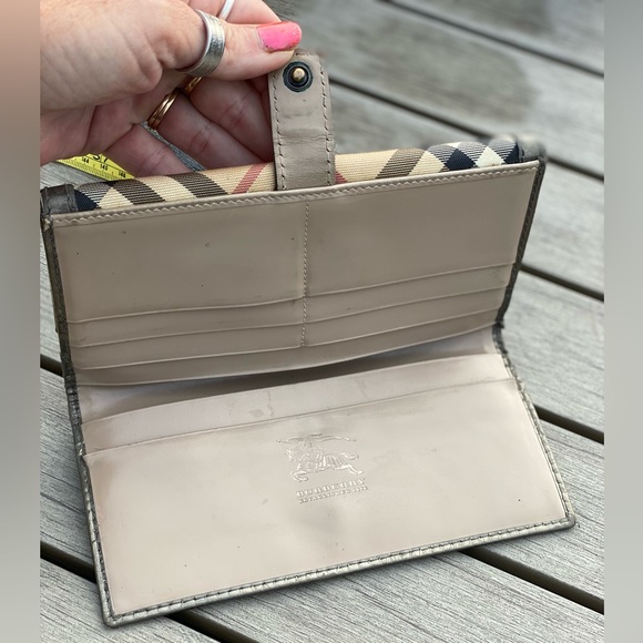 BURBERRY Nova Check Wallet🔥Vintage/🇮🇹made, PVC/Leather🔥RARE🔥Hardware🔥7”x4” - Picture 6 of 15